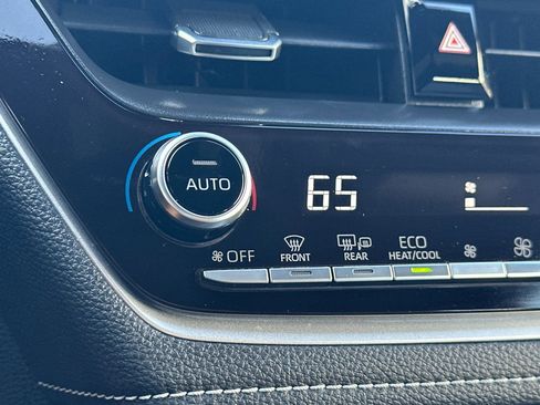Certified 2019 Toyota Corolla XSE FWD image 30