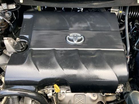 Used 2016 Toyota Sienna XLE Premium FWD image 32