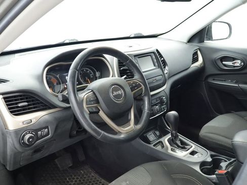 Used 2016 Jeep Cherokee Latitude w/ Cold Weather Group FWD image 25