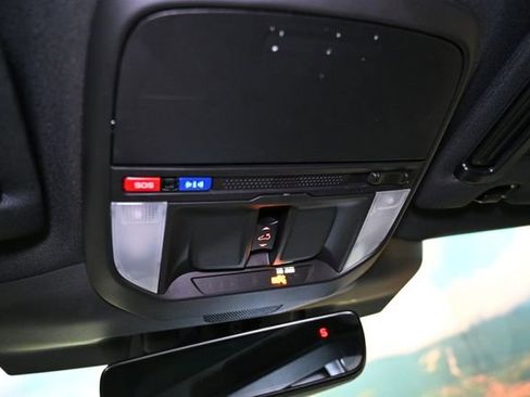 Used 2025 Subaru Forester Limited image 47