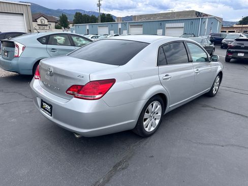 Used 2006 Toyota Avalon XLS FWD image 3