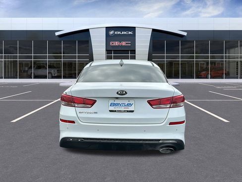 Used 2019 Kia Optima LX image 4