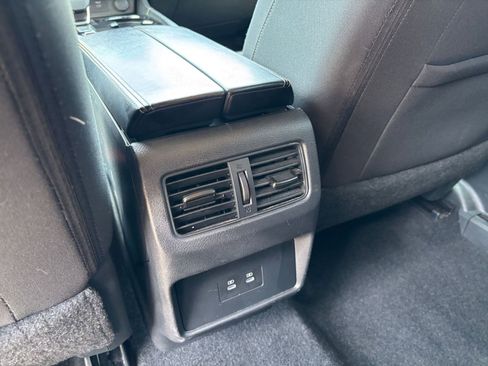 Used 2025 Nissan Rogue SV FWD image 24