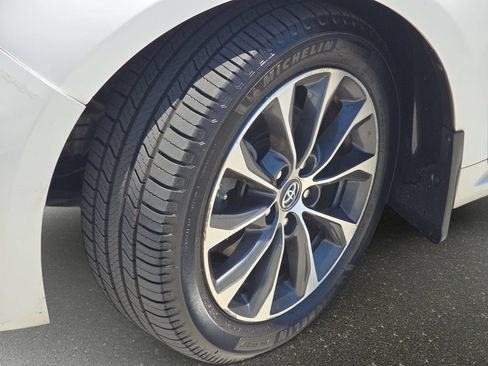 Used 2016 Toyota Avalon Limited FWD image 35