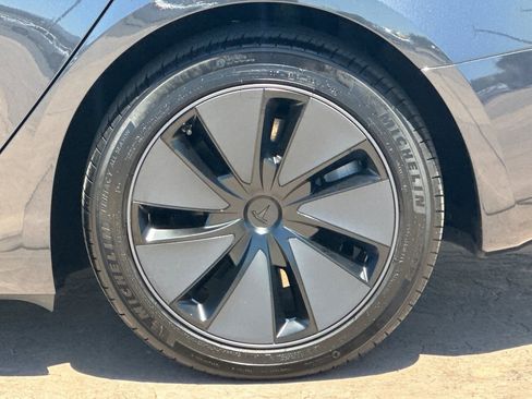 Used 2025 Tesla Model 3 Long Range RWD image 30