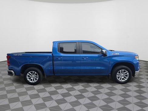 Used 2022 Chevrolet Silverado 1500 LT AWD/4WD image 5
