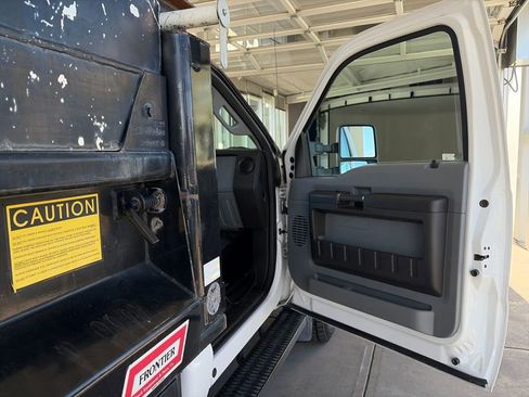 Used 2016 Ford F550 4x4 Regular Cab Super Duty image 23