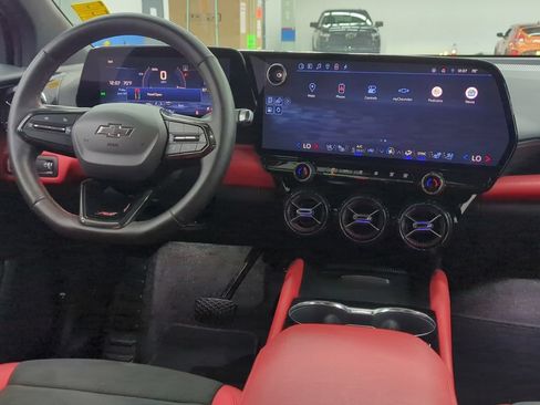Used 2024 Chevrolet Blazer EV RS AWD/4WD image 28