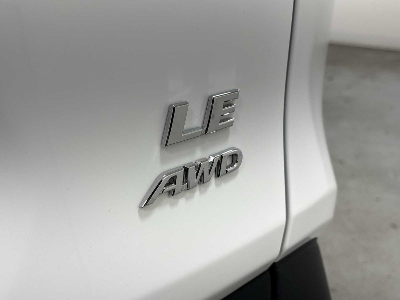 Certified 2021 Toyota RAV4 LE AWD/4WD image 28