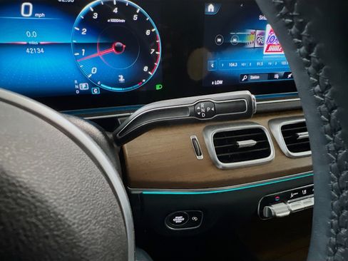 Used 2021 Mercedes-Benz GLE 350 4MATIC w/ Premium Package image 13