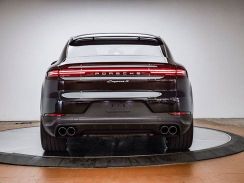 Certified 2025 Porsche Cayenne S image 7