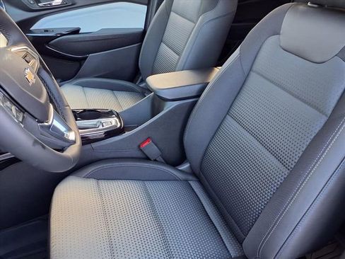 New 2026 Chevrolet Trax LT w/ Driver Confidence Package image 2