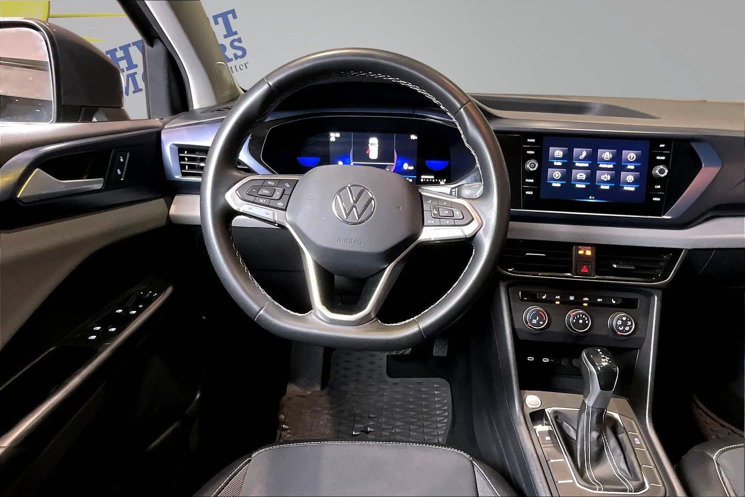 Used 2022 Volkswagen Taos SE FWD image 9