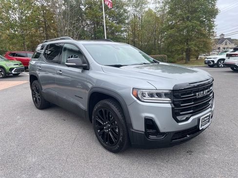 Used 2023 GMC Acadia SLE w/ Driver Convenience Package image 5