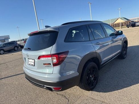 Used 2022 Honda Pilot TrailSport image 3