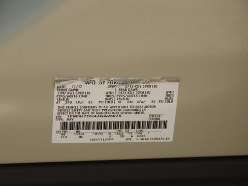 Used 2018 Ford Explorer XLT FWD image 28