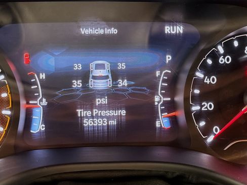 Used 2023 Jeep Compass Sport image 8