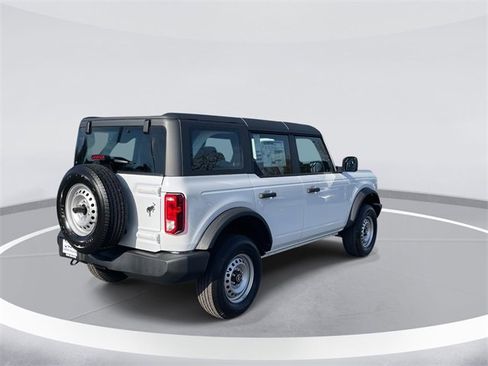 New 2025 Ford Bronco Base image 4