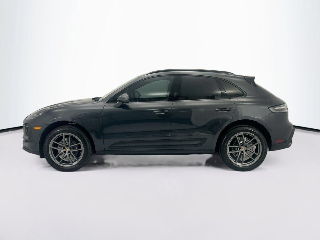 Used 2026 Porsche Macan AWD/4WD image 2