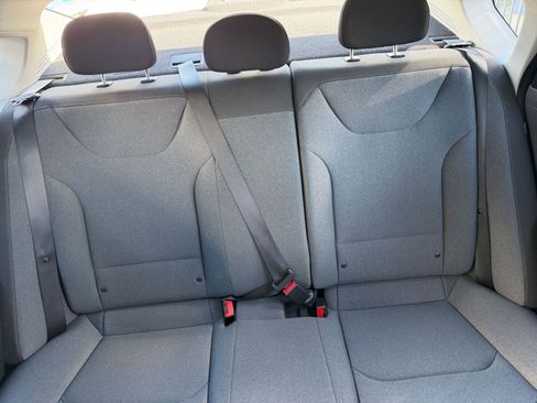 Used 2025 Kia K4 LXS image 37