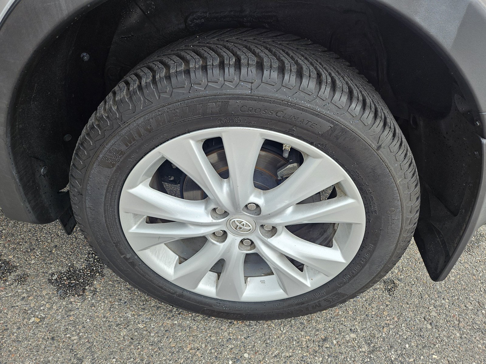 Used 2015 Toyota RAV4 Limited w/ Technology Package FWD image 16