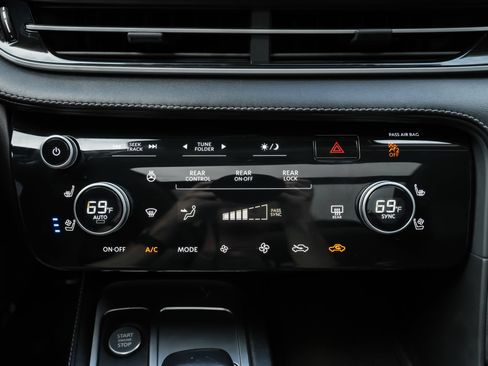 Used 2023 INFINITI QX60 Luxe w/ Cargo Package FWD image 16