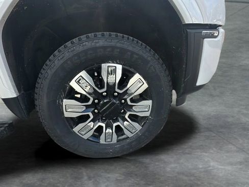 Used 2024 GMC Sierra 3500 Denali w/ Denali Reserve Package image 31