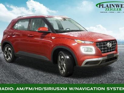 Used 2023 Hyundai Venue Limited w/ Cargo Package