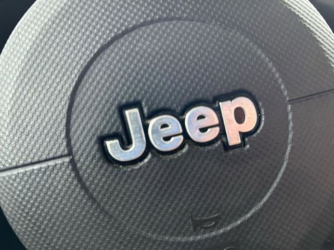 Used 2007 Jeep Wrangler Unlimited Sahara image 19