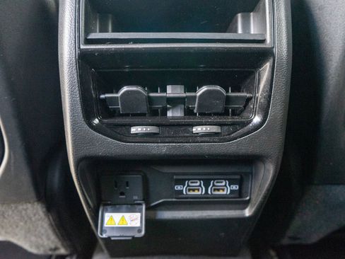 Used 2023 Jeep Grand Cherokee Altitude AWD/4WD image 31