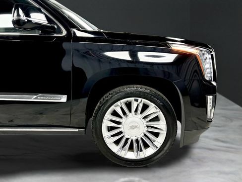 Used 2015 Cadillac Escalade ESV Platinum AWD/4WD image 11