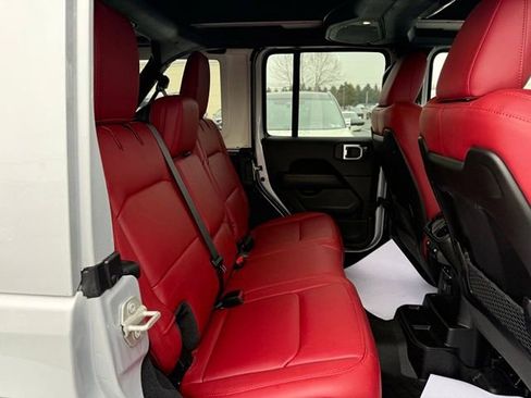 Used 2024 Jeep Wrangler Unlimited Rubicon 392 image 21