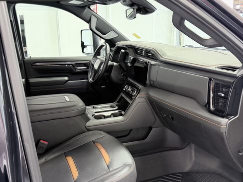 Used 2024 GMC Sierra 2500 AT4 w/ AT4 Preferred Package AWD/4WD image 15