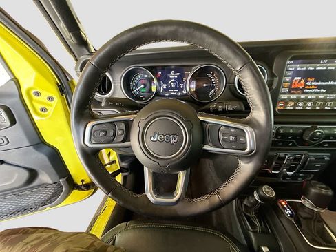 Used 2023 Jeep Wrangler Unlimited Sahara w/ Cold Weather Group AWD/4WD image 12