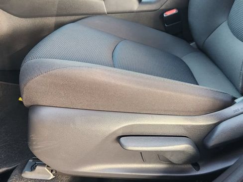 Used 2025 Toyota RAV4 LE AWD/4WD image 23