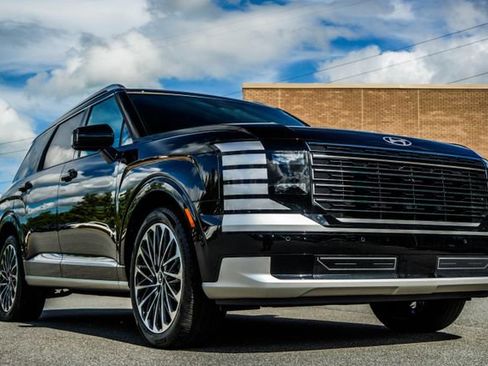 Certified 2026 Hyundai Palisade Calligraphy FWD image 4