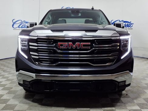 Used 2025 GMC Sierra 1500 SLT image 3