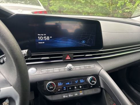 Used 2024 Hyundai Elantra SEL image 14