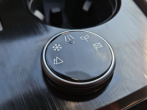 Certified 2023 Nissan Rogue SV w/ SV Premium B Package image 24