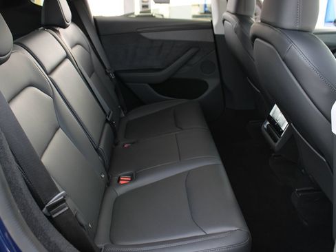Used 2026 Tesla Model Y Long Range AWD/4WD image 23