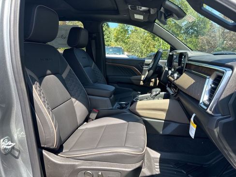 New 2026 GMC Canyon Denali image 13