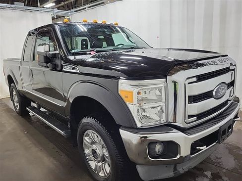 Used 2013 Ford F250 Lariat w/ Chrome Pkg image 4