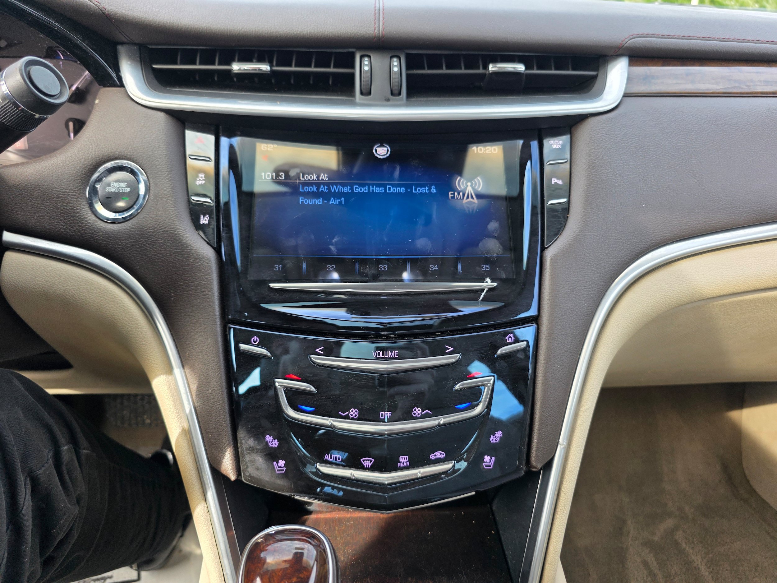 Used 2013 Cadillac XTS Luxury w/ Driver Awareness Package AWD/4WD image 12