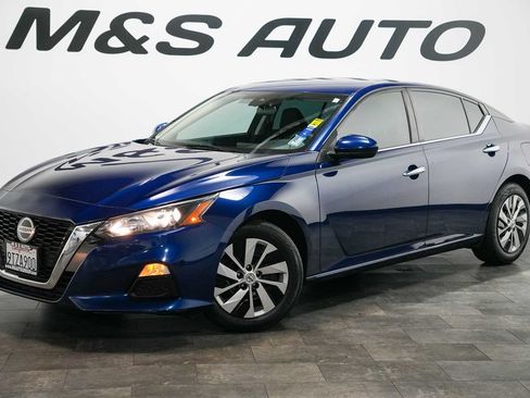 Used 2022 Nissan Altima 2.5 S FWD image 2