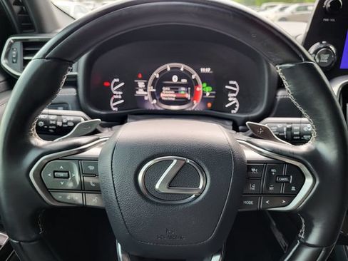 Used 2024 Lexus LX 600 4WD w/ Luxury Package image 15