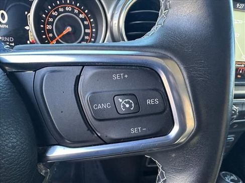 Used 2018 Jeep Wrangler Unlimited Sahara image 27