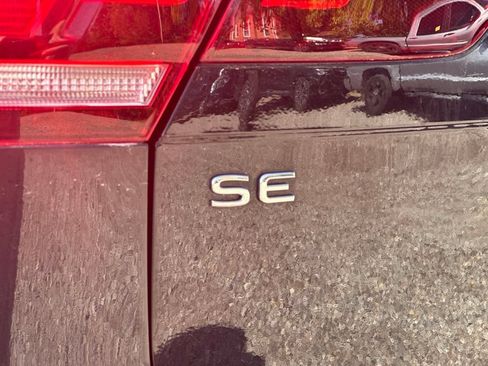 Used 2023 Volkswagen Tiguan SE AWD/4WD image 4