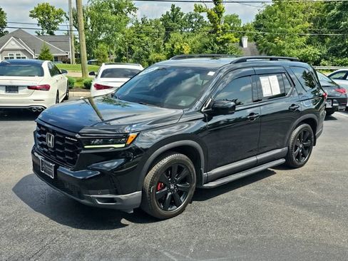Used 2025 Honda Pilot Black Edition image 4