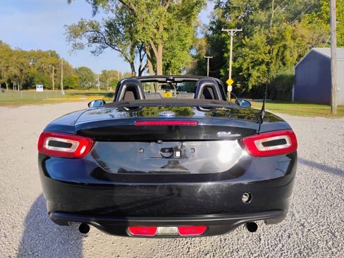 Used 2017 FIAT 124 Spider Classica image 5