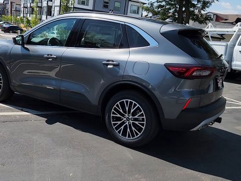 New 2024 Ford Escape SE w/ PHEV Premium Package image 4